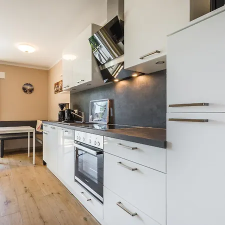 Apartment Haus Muschelsucher, Birkenstrasse 7a, App 4 Zingst